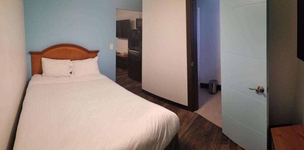 Best Lynnwood Inn 2*