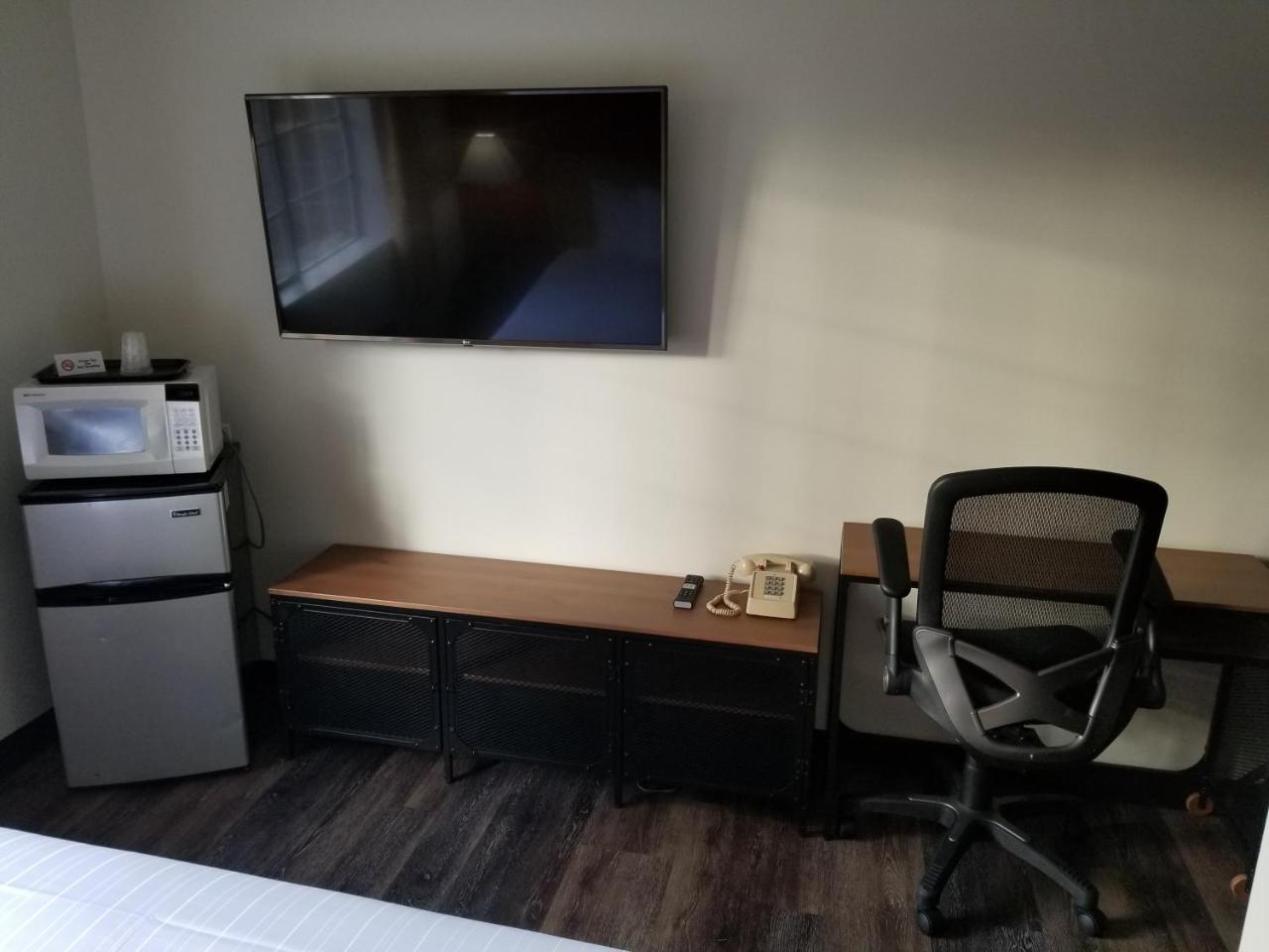 Best Lynnwood Inn 2*